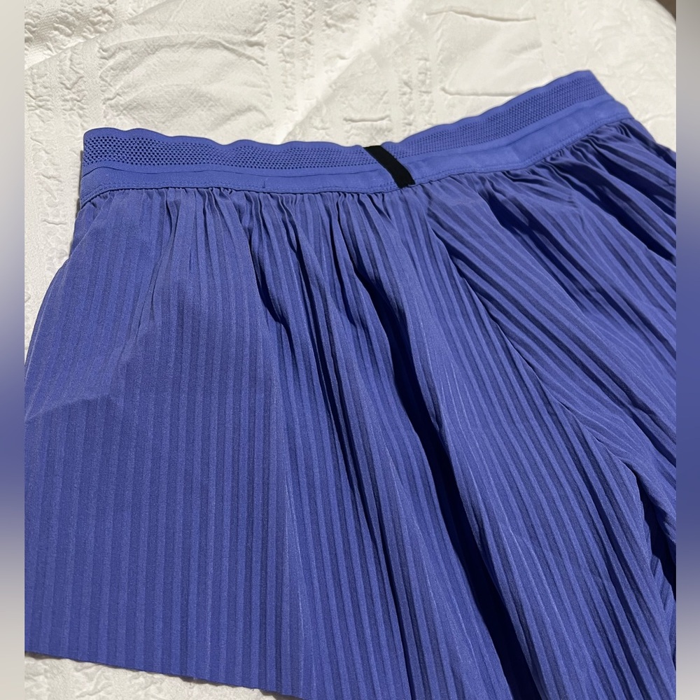 Women’s Nike AeroSwift Short